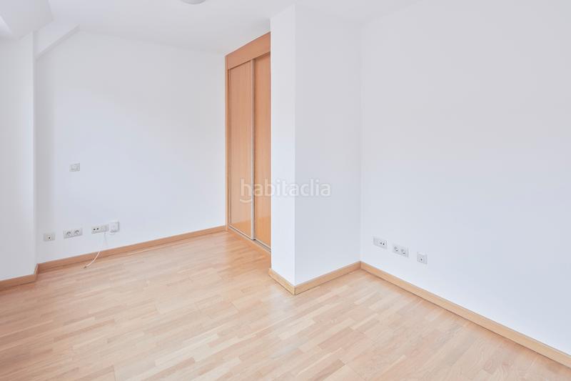 Foto a74ff27c-7838-49f7-8d70-78e3c4398e64. Penthouse with heating pool in Butarque Madrid