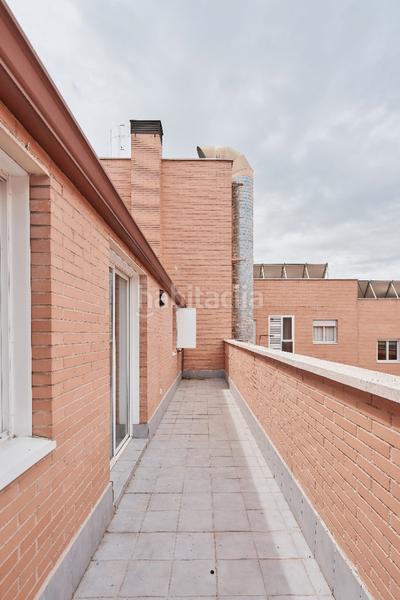 Foto d30291ff-f1f0-4fe9-bb5e-b6d12fbeef1b. Penthouse with heating pool in Butarque Madrid