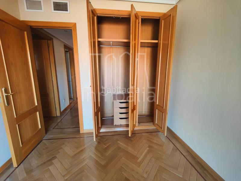Foto 638d9dae-5862-4f00-ba45-6767769b72d7. Alquiler piso en Media Legua Madrid