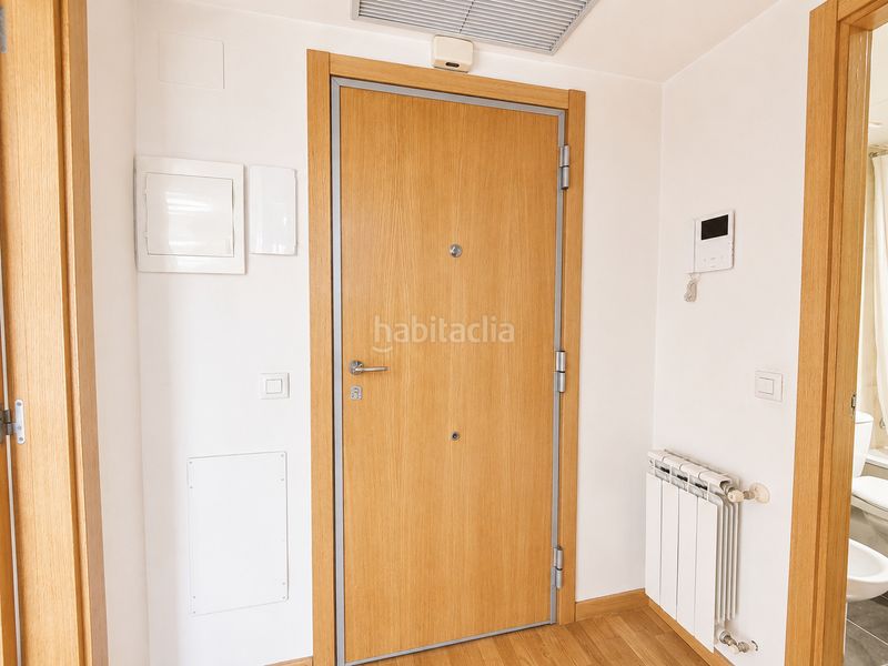 Foto d9c8927b-3d16-4660-a406-6301331bfe43. Pis amb calefacció piscina a Butarque Madrid