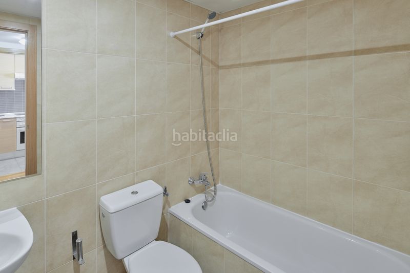 Foto 08ada40f-31a8-4e17-8631-f7d48f711b16. Pis amb calefacció piscina a Butarque Madrid