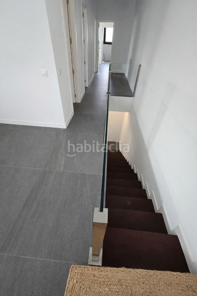 Foto b1003985-a27b-4a8d-baa1-93b26a29c4e1. Xalet amb aparcament piscina a Cerceda