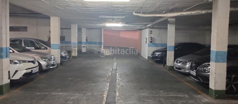 Foto fa5ddfc1-cd06-4d55-a347-d4aec6eb6820. Parking coche gran plaza de garaje frente a la estación tren plaza arenal en Dos Hermanas