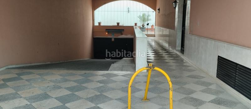 Foto 8135b6d2-7d2b-49d3-a2e9-974b6d9f6208. Parking voiture dans calle manuel calvo leal 8 dans Dos Hermanas