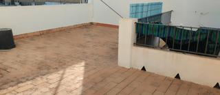 Chalet  Avenida reyes católicos. Casa de 2 plantas con cochera patio y azotea