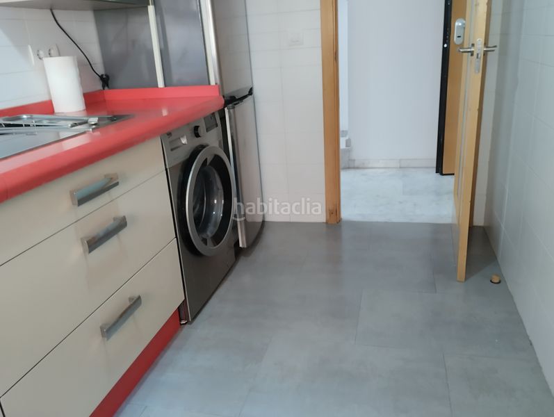 Foto 3acbdf96-b1ac-41ed-adbb-2e8fec5cece3. Pis amb calefacció aparcament a Centro - Doña Mercedes Dos Hermanas