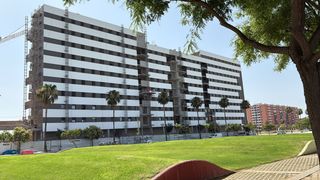 Location Parking voiture à Avenida felipe gonzález márquez 8. Alquiler de  trastero y plaza de garaje