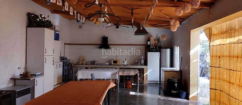 Foto 088221c0-c4ca-4e01-b9cb-32c9d11b9ae5. Chalet magnifica parcela con piscina no hipotecable en Dos Hermanas