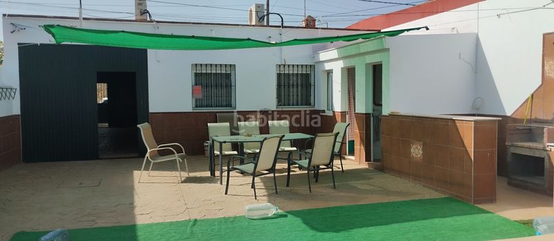 Foto 4f177e7c-e897-4fef-97be-52649c99b369. Chalet magnifica parcela con piscina no hipotecable en Dos Hermanas