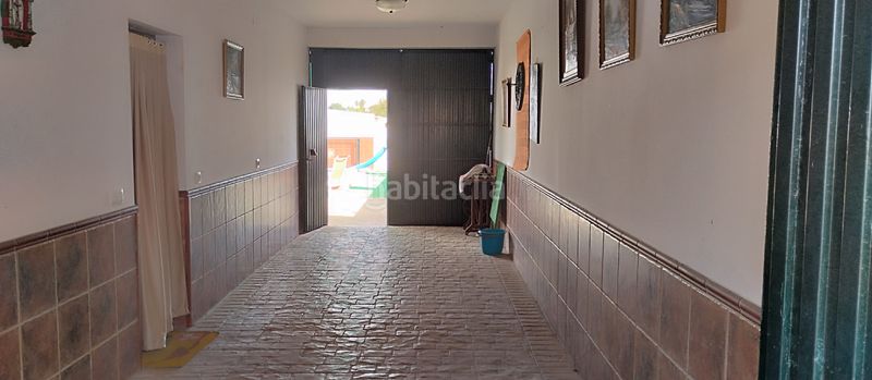 Foto 5b8be574-7191-4655-9339-5d42c5bc5f6a. Chalet magnifica parcela con piscina no hipotecable en Dos Hermanas