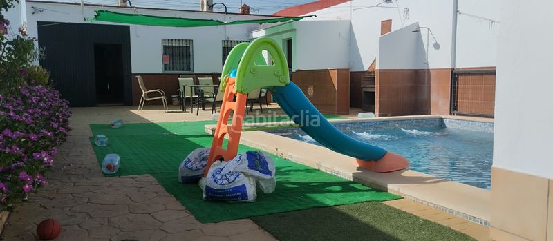 Foto 729abd32-c142-41a4-b71f-eed8fb330f59. Chalet magnifica parcela con piscina no hipotecable en Dos Hermanas