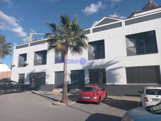 Local commercial  De benacazón. Local en venta en avenida de benacazón, 6, aznalcázar, sevilla