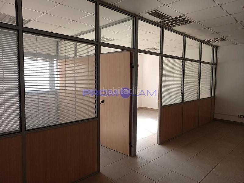 Foto 163a01e9-2043-43b1-aacd-c6e721b225f1. Office space in Avenida Juan Diego Bormujos