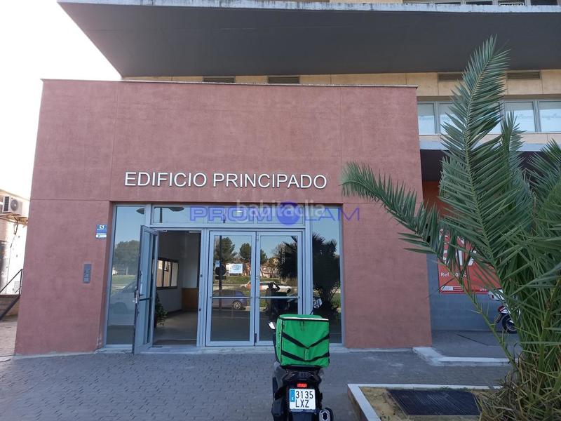 Foto 4d3fe9d6-4f1e-4f83-9a58-27147d358fee. Office space in Avenida Juan Diego Bormujos