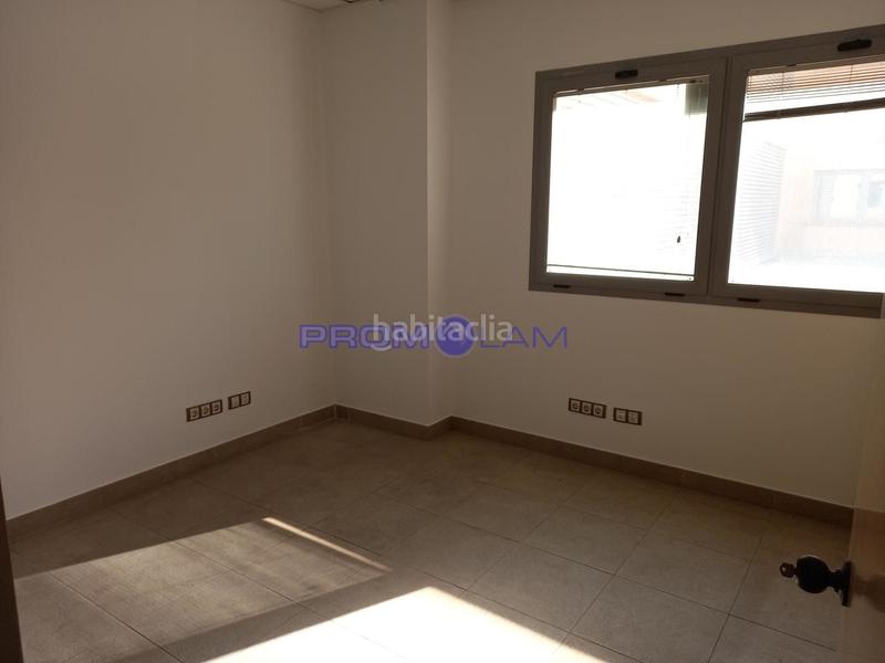 Foto 9079d2d1-af56-42c4-8707-6a6ff867c042. Office space in Avenida Juan Diego Bormujos