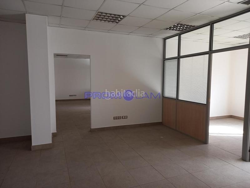Foto 9d8bfb28-23a5-4e25-ae59-98165b326be2. Office space in Avenida Juan Diego Bormujos