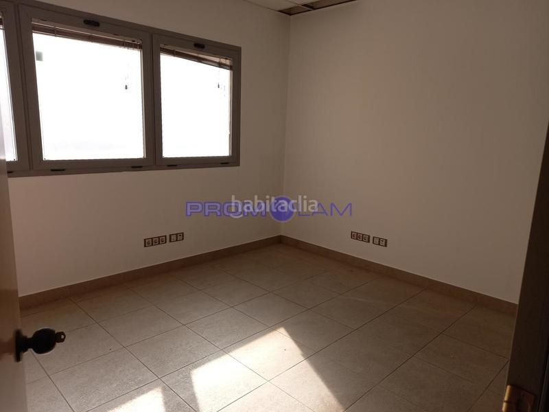 Foto 3319d33a-8235-438a-b439-0c2b8f5973f1. Ufficio in Avenida Juan Diego Bormujos