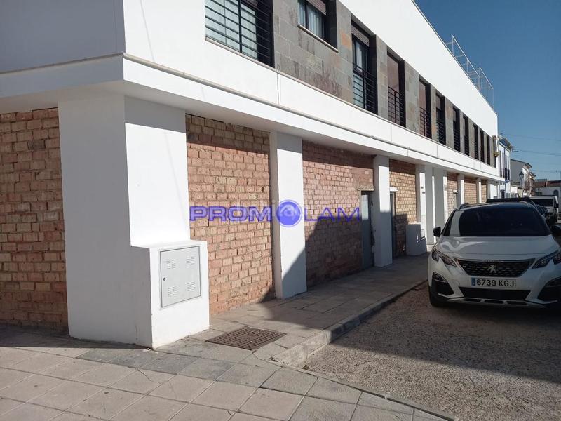 Foto db9a0d78-cc28-47fb-88d5-c1d6bab39fce. Locale commerciale in Pilas