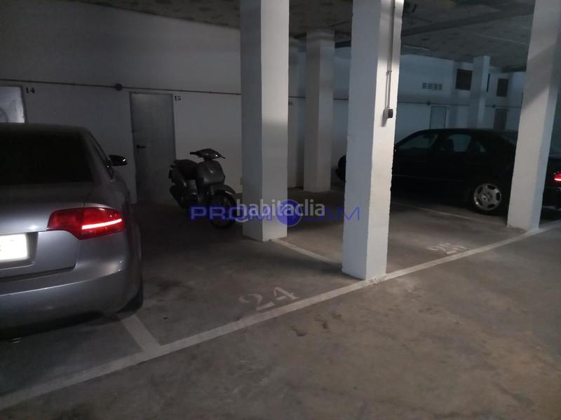 Foto 0dc3b2da-a021-491d-a9cb-5ce7fc8d59e8. Autoparkplatz in Pilas
