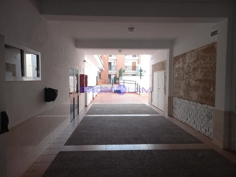 Foto 2a3834b3-36f4-49f6-a277-c5f9268a1793. Autoparkplatz in Pilas