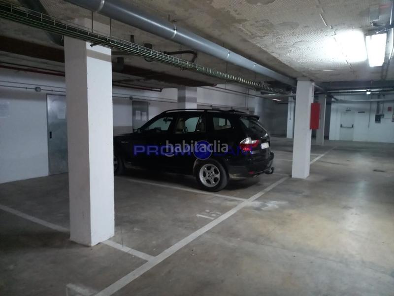 Foto 820f157b-008a-4263-8cc3-e94cea1d19f8. Autoparkplatz in Pilas
