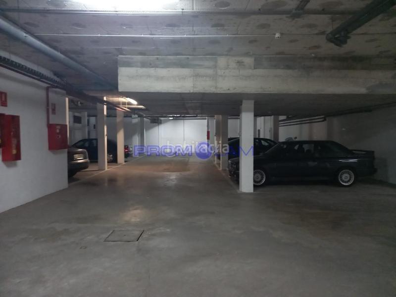 Foto eeb3f38e-794c-471b-8e00-696a3994ee2a. Autoparkplatz in Pilas