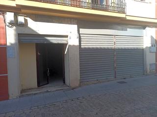 Locale commerciale  Calle juan ramon jimenez. Local comercial situado en planta baja de edificio de vivienda e