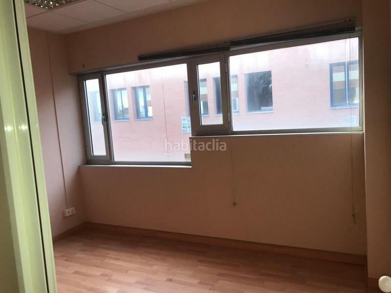 Foto b08eb973-3f88-4340-bc31-021311b29b9a. Büro in Centro Tomares