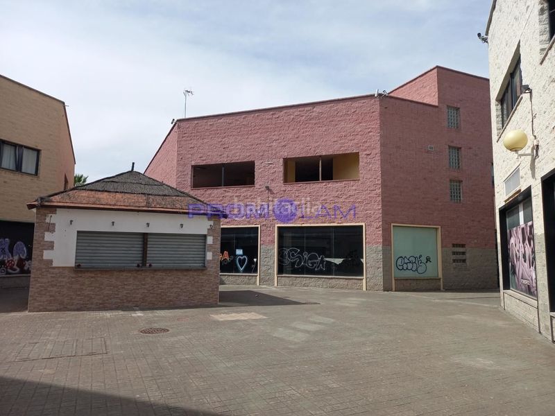 Foto 9c8549de-d103-41c2-9d46-5c246f4669de. Edificio en Avenida Juan Diego Bormujos