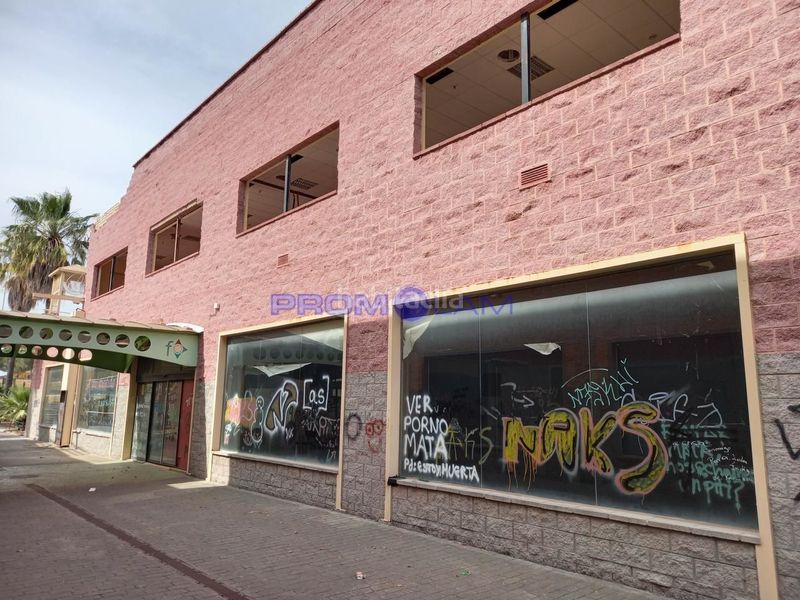 Foto b36ac0e4-f680-440a-bd3b-30cdf6a34a8a. Edificio en Avenida Juan Diego Bormujos