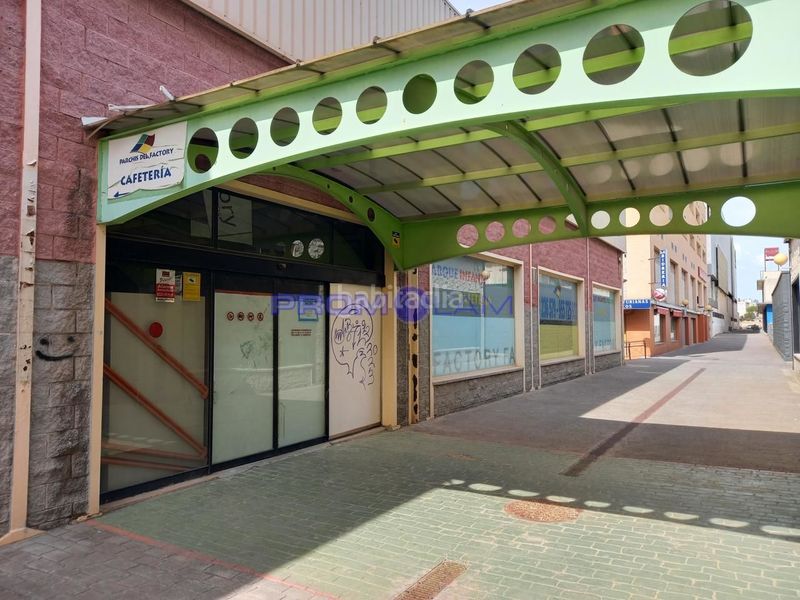 Foto d9005be8-51d2-47fd-9ac9-1955fd614d24. Edificio en Avenida Juan Diego Bormujos