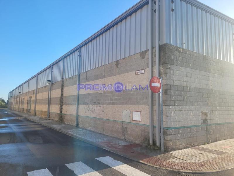 Foto e0e07ab8-940b-4712-9494-4e74aef764b1. Nau industrial a Morón de la Frontera