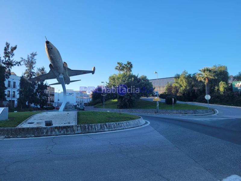 Foto ef85e453-165c-49cc-b179-58d56b5d7920. Nau industrial a Morón de la Frontera