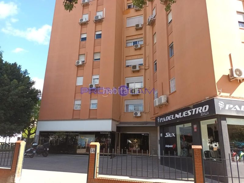 Foto ecdf54d9-b0b2-4944-b0c4-79b5e56d0510. Pis amb aparcament a El Porvenir Sevilla