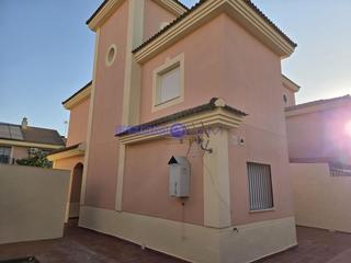 Casa  Urano. Pareada en residencial villasol  mairena del aljarafe