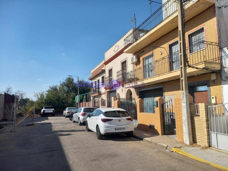 Foto 4bdef5d0-b6d7-4a7a-b4f6-da8cdff975db. Casa  adosada en Palmete en Palmete Sevilla
