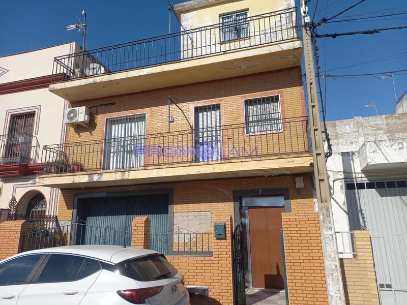 Foto e6dd1a3d-961a-4d7c-8e27-0f11201ae7c3. Casa  adosada en Palmete en Palmete Sevilla