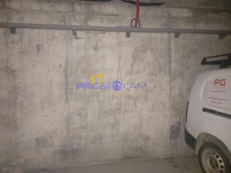 Foto 7954c702-f51d-4899-a282-3360554a20bc. Aparcament cotxe a Aznalcóllar