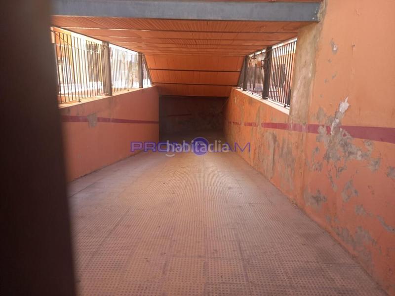 Foto 906594a8-187f-4900-8c6d-d053604ff9c1. Aparcament cotxe a Aznalcóllar