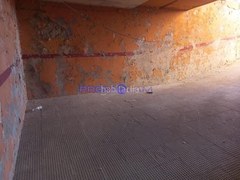 Foto bb109be6-5c55-4011-a79b-7778c70fc853. Aparcament cotxe a Aznalcóllar