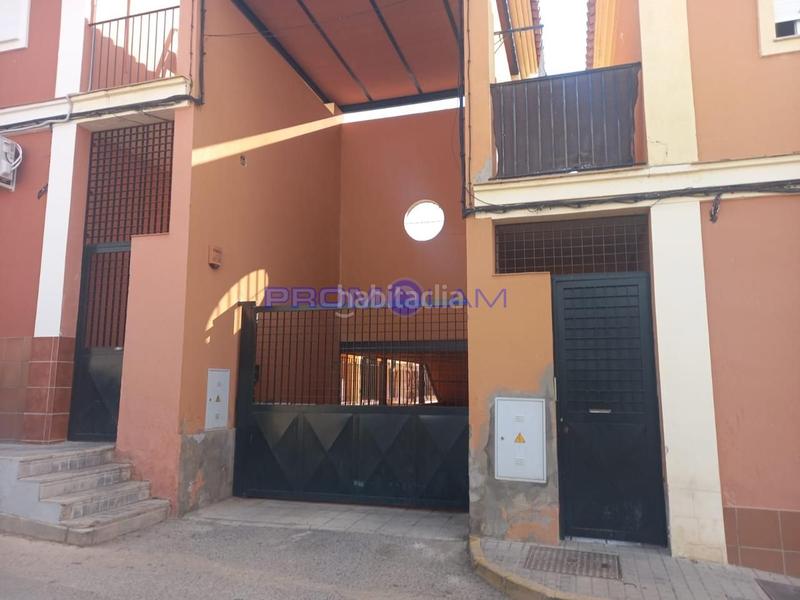 Foto e659b486-d33d-4412-b401-ae2f688918e4. Aparcament cotxe a Aznalcóllar