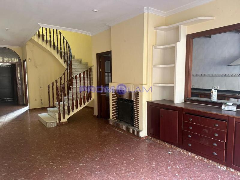 Foto 33e2936e-6951-4060-aa44-a88eb822ef7d. Haus mit parking in Coria del Río