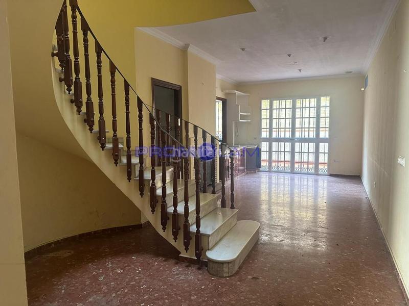 Foto 55e9c8ff-9960-4285-a1e2-47a0c0d63baa. Haus mit parking in Coria del Río