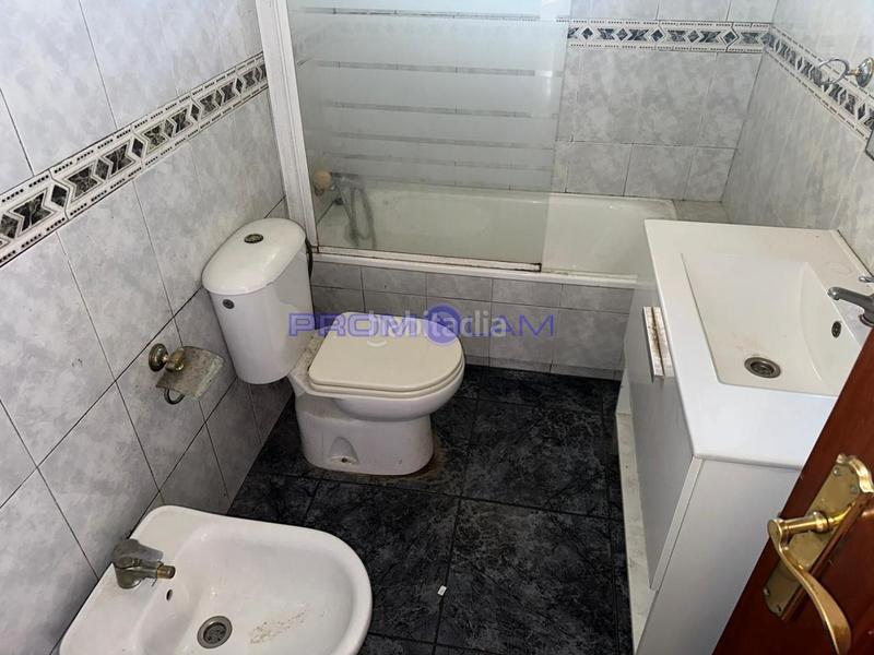 Foto 623a1539-6a52-46c4-a4f1-2112334e1059. Haus mit parking in Coria del Río