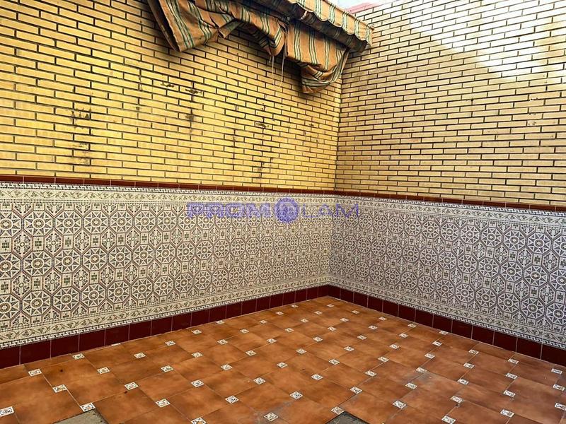 Foto e2185636-0666-4257-bf94-bcda6bf164b8. Haus mit parking in Coria del Río