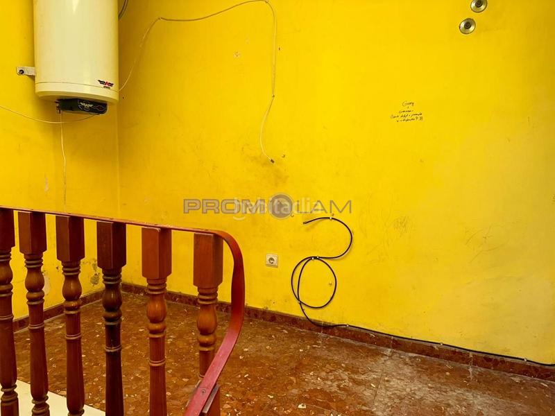 Foto f7d96d6d-2391-4dfc-8db2-d51e33d55567. Haus mit parking in Coria del Río