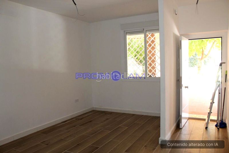 Foto ba0dd5dd-8f57-487c-b889-e83de32676f3. Planta baixa a Urbadiez - Entrepuentes Sevilla
