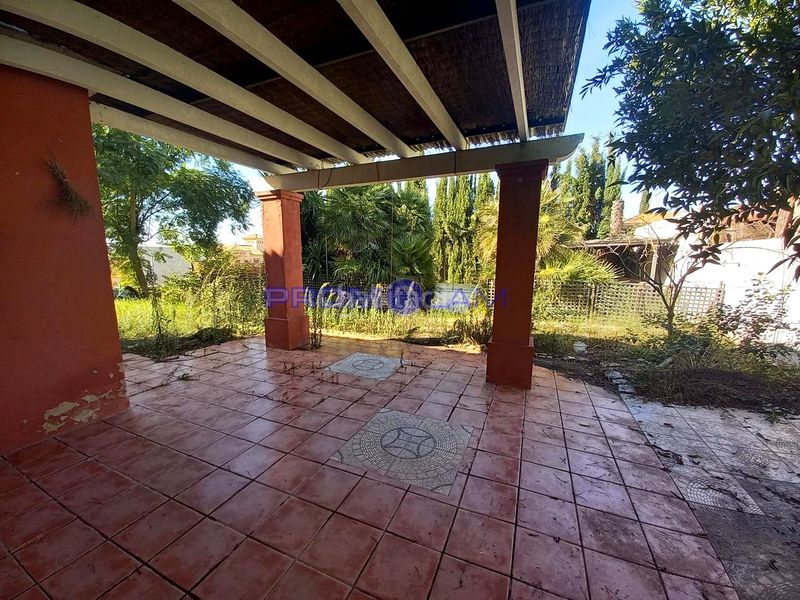 Foto 2469a7be-e099-465d-a31a-fd62dd84d20f. Casa amb piscina a Bollullos de la Mitación