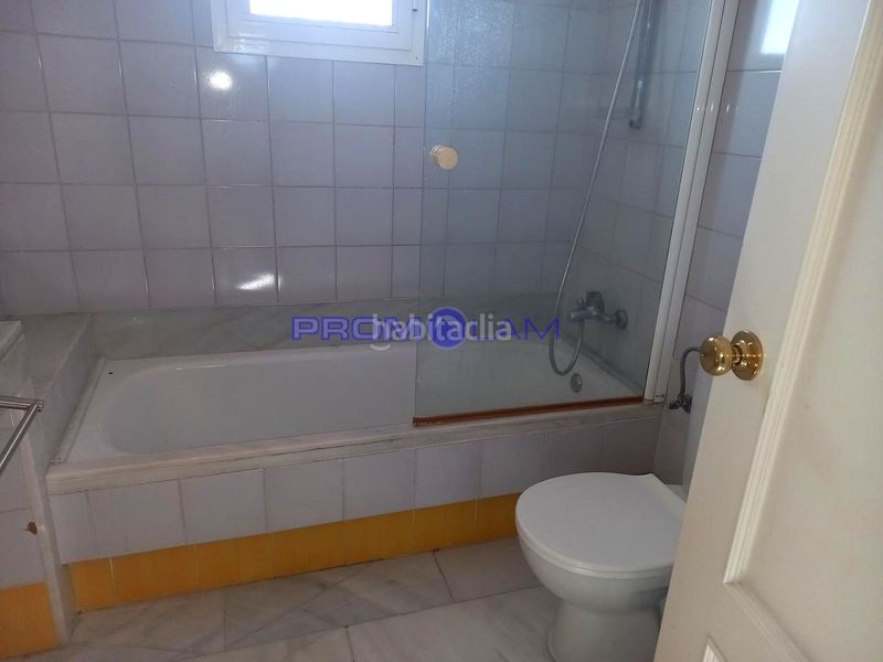 Foto 971a6f22-d64d-427c-8e2e-e8570e89c9c7. Casa amb piscina a Bollullos de la Mitación