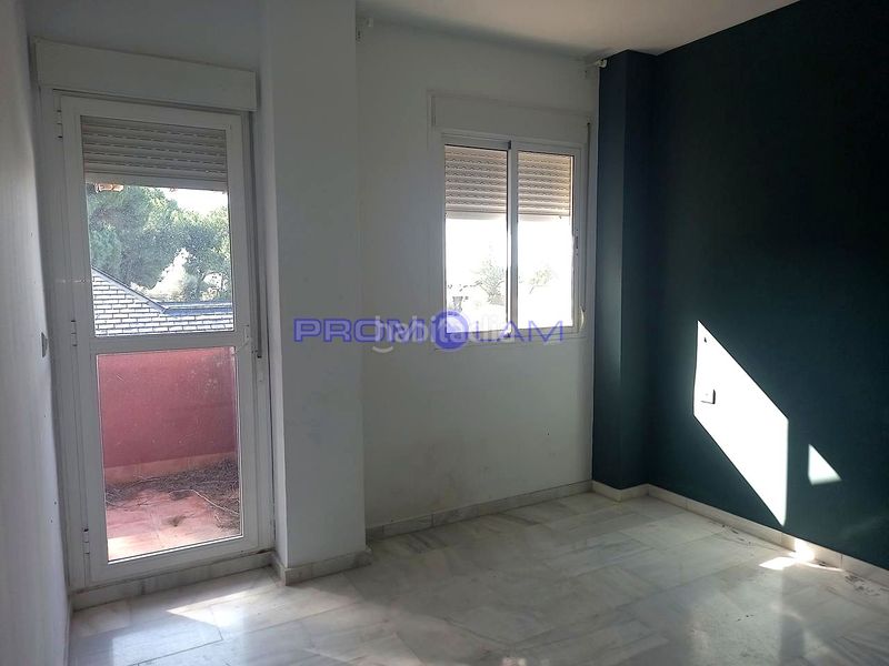 Foto b1372e26-8e31-4435-9145-1a6d9ab7a7b8. Casa amb piscina a Bollullos de la Mitación